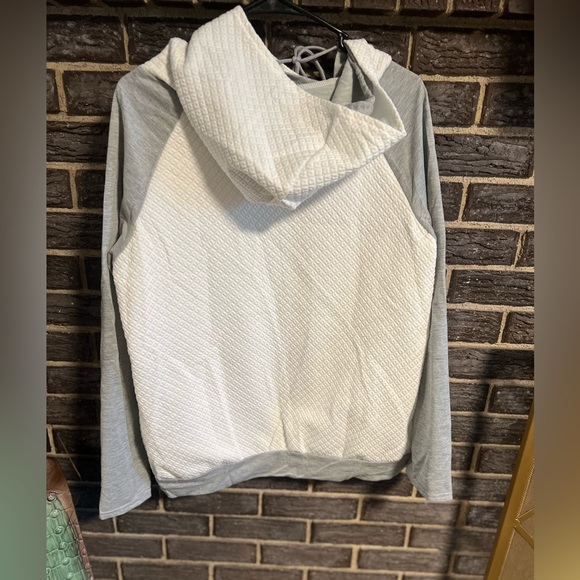 Christmas Hoodie *NWOT* - Picture 2 of 2